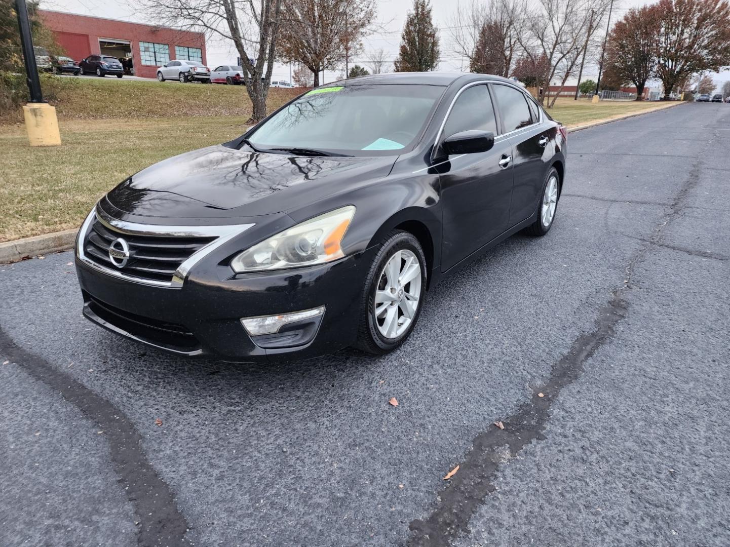 2013 BLACK /Black Nissan Altima 2.5 SV (1N4AL3AP2DC) with an 2.5L L4 DOHC 16V engine, Automatic transmission, located at 1221 Madison St., Shelbyville, TN, 37160, (931) 680-9439, 0.000000, 0.000000 - Photo#0